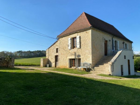 Picturesque renovated farmhouse with pool